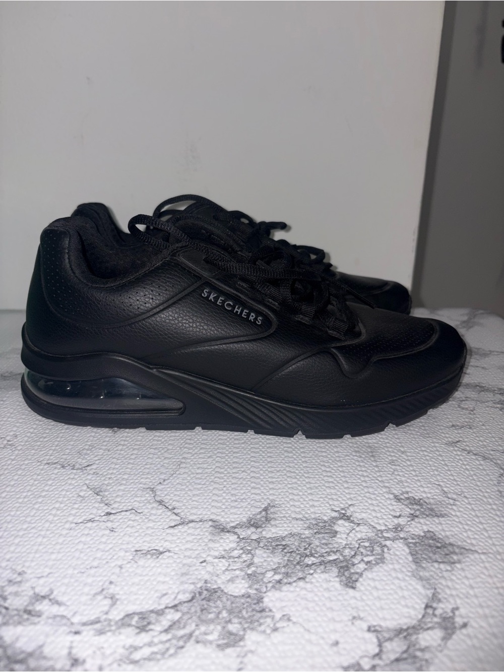 Skechers Men's Black Slip-Resistant Air-Cushion Sneaker